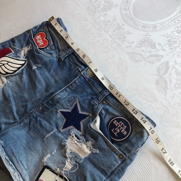 Express Jeans Women’s Size 8 Jeans Denim Shorts Embroidered Casual Regular-Fit - Picture 9 of 16
